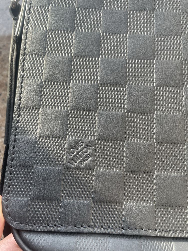 Продается оригинальная сумка Louis Vuitton District PM
