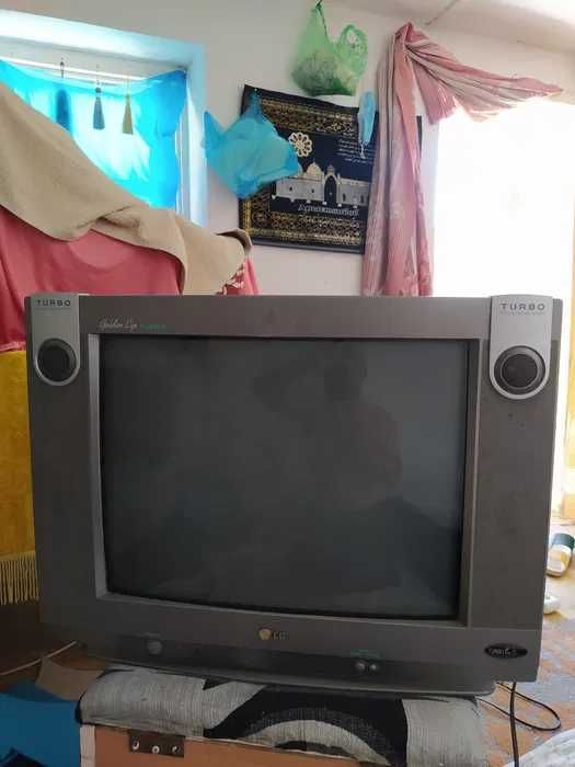 продам телевизор