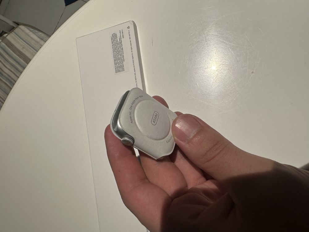 Продам Apple Watch series 8 (45MM)