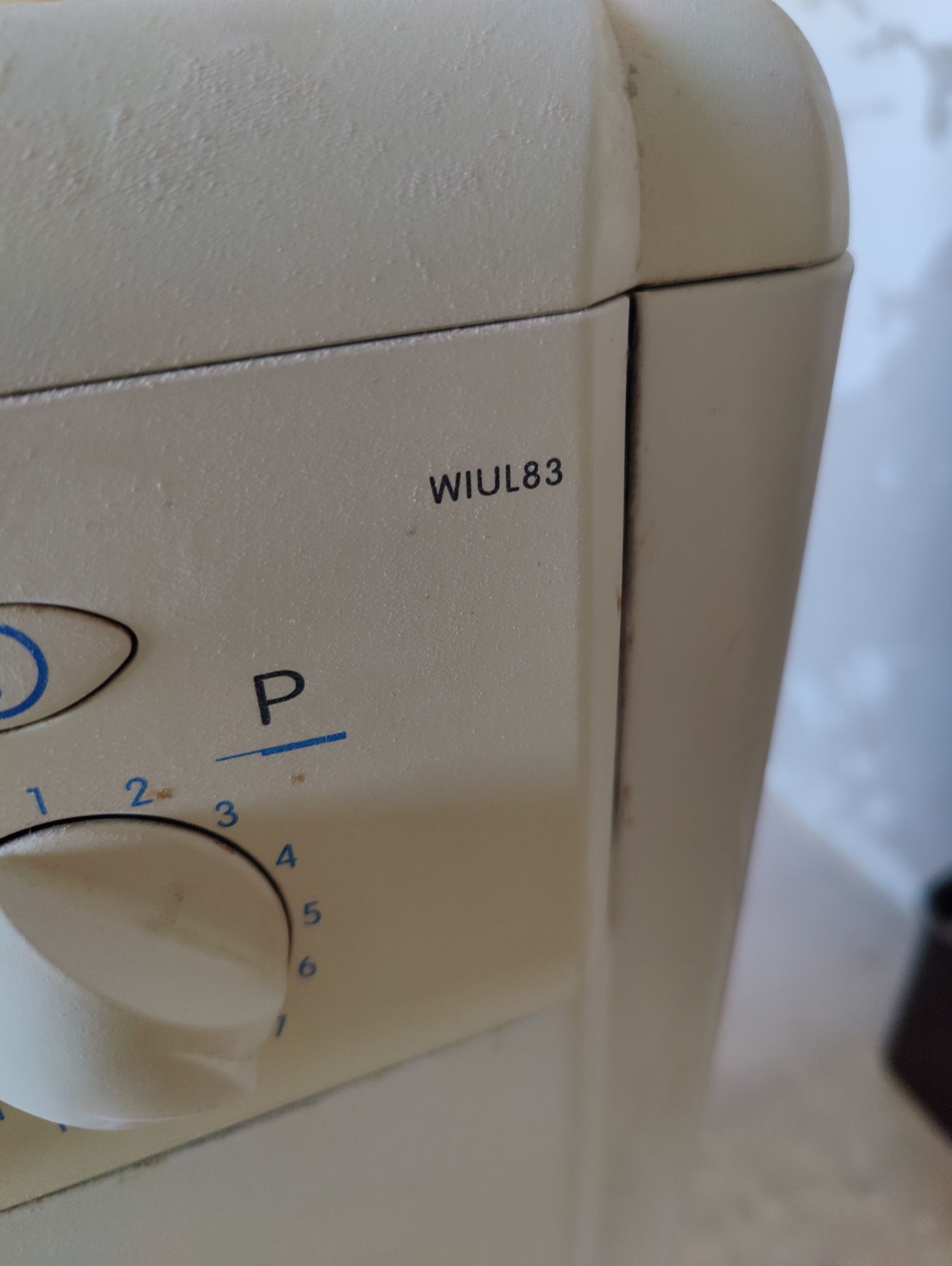 Стиральная машина indesit в хорошем состоянии, всё работает