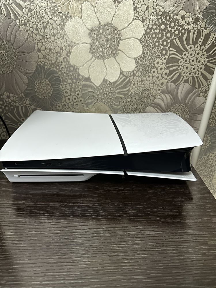 Продам PS5 Slim, в идеальном состоянии!!!