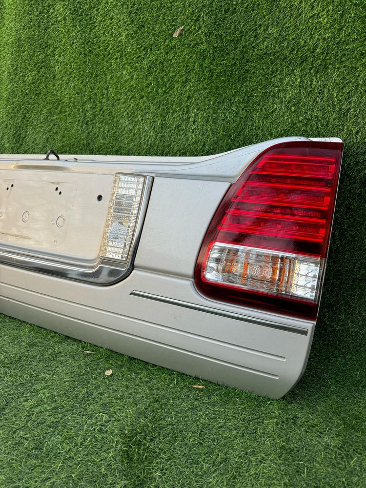 Крышка багаж нижняя Лексус LX470