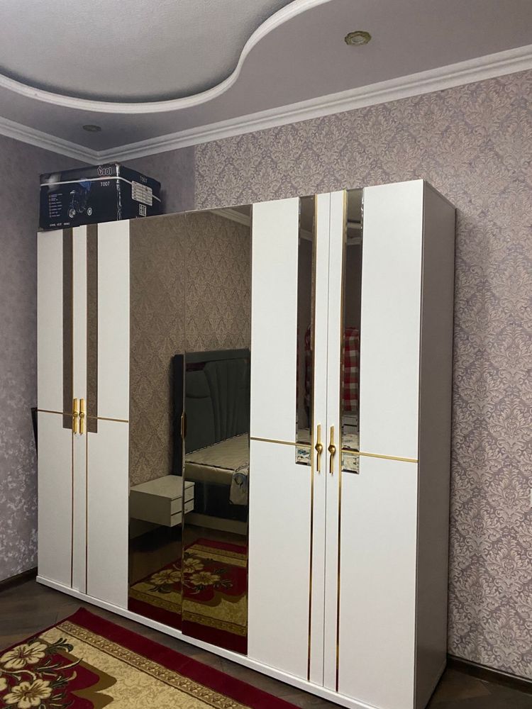 Спальний гарнитур