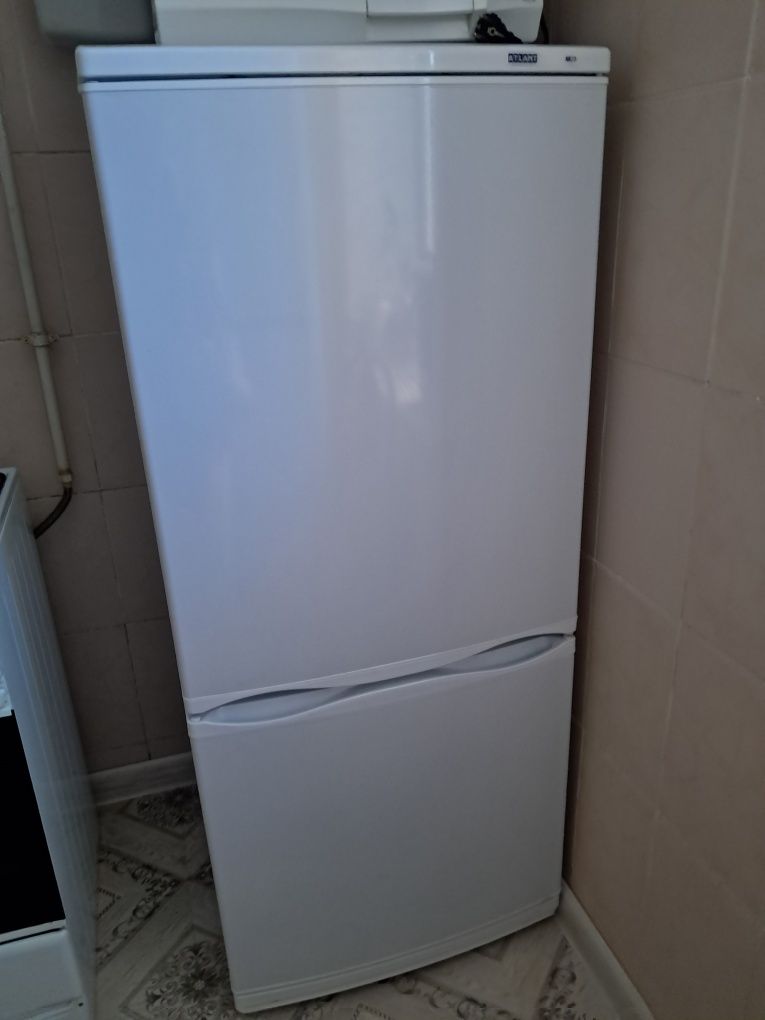 Продам  холодилник