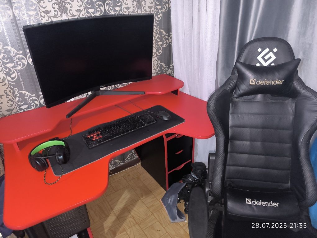 Продам игровой компьютер и всю переферию к нему