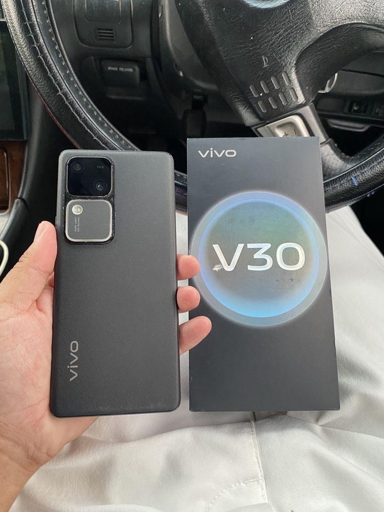 Vivo. V30. 5G.    12/256