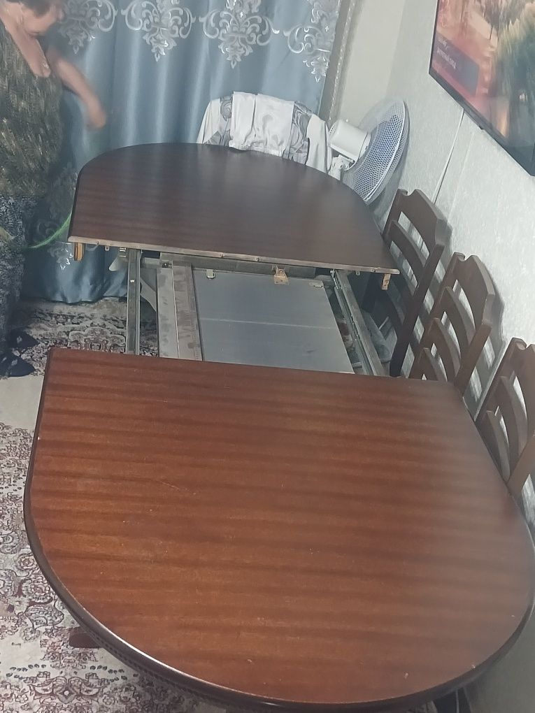 Срочно продам стол