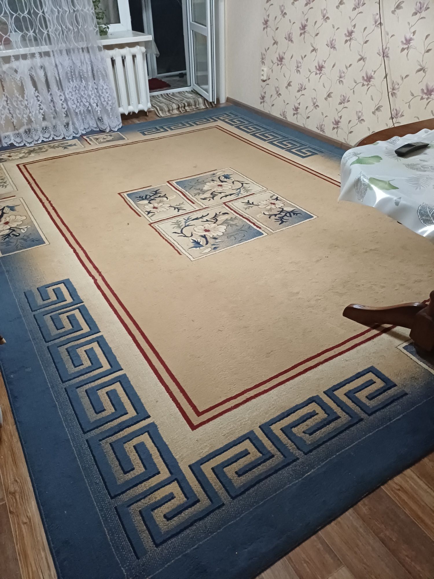 Продаю ковёр. Хорошем состоянии