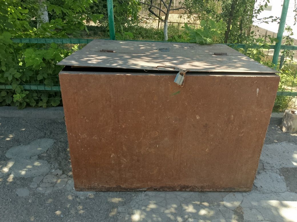 Ёмкость для корма.
