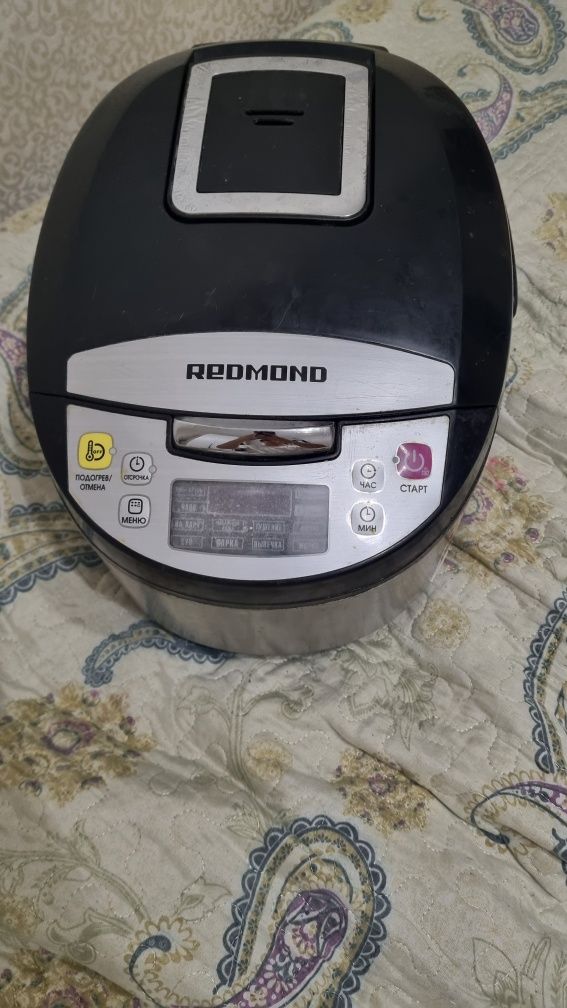Продам мультиварку(пароварку) redmond rmc m4500