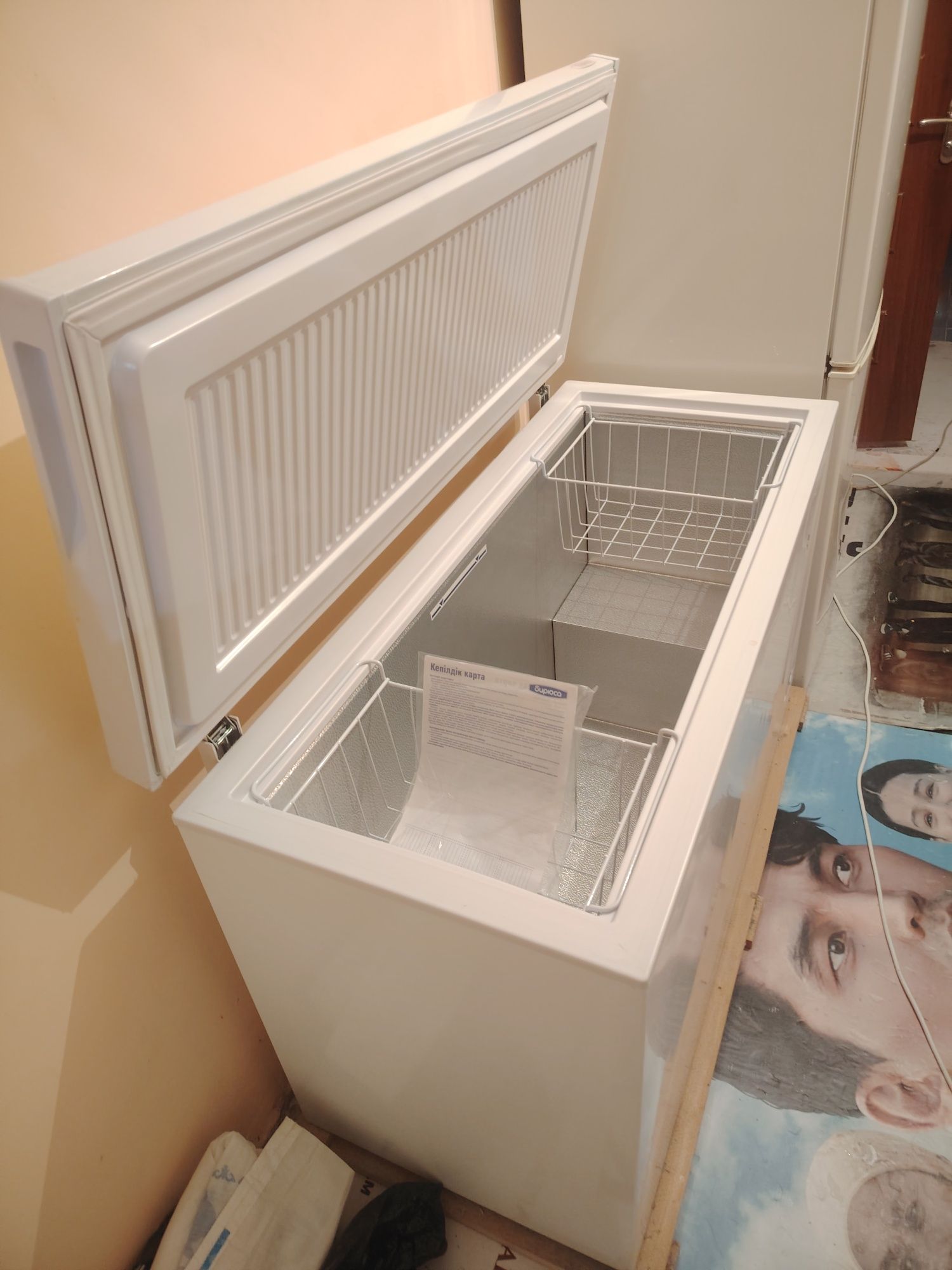 Продам морозильную камеру