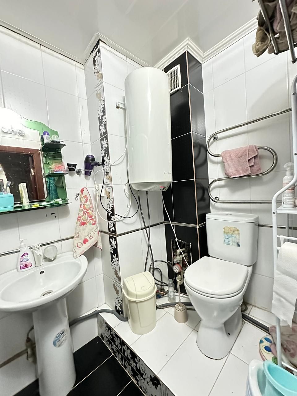 Продам 5 ти комн.квартиру район Новостройка!