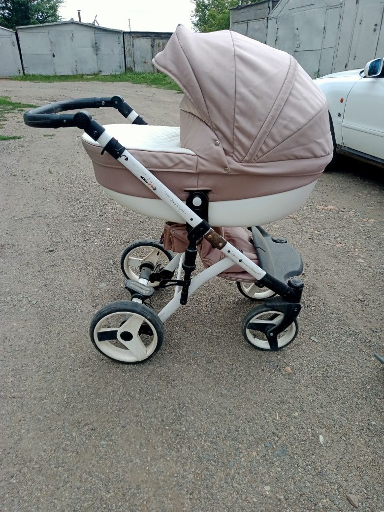 Продам детскую коляску