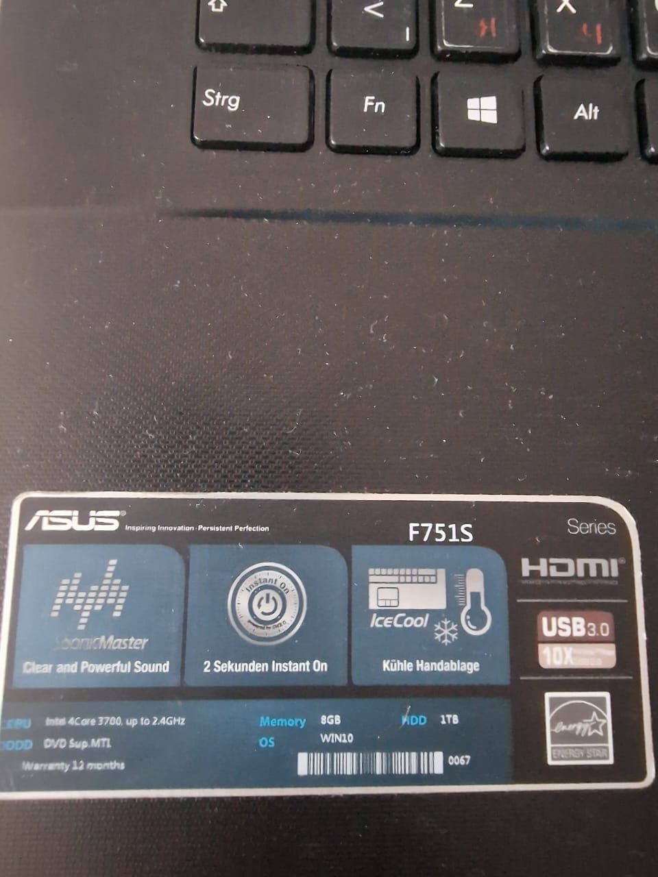 Современный шустрый четырех ядерный ноутбук asus с большим экраном