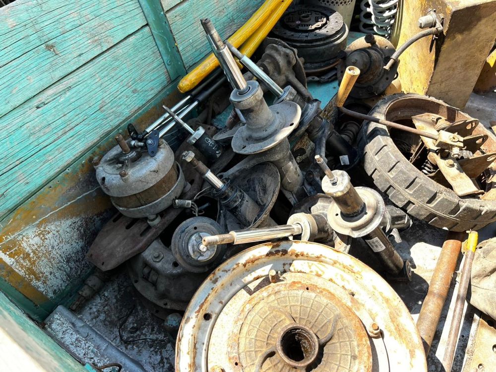 Продам пружины мазда 626 , карина е ,приора гранта