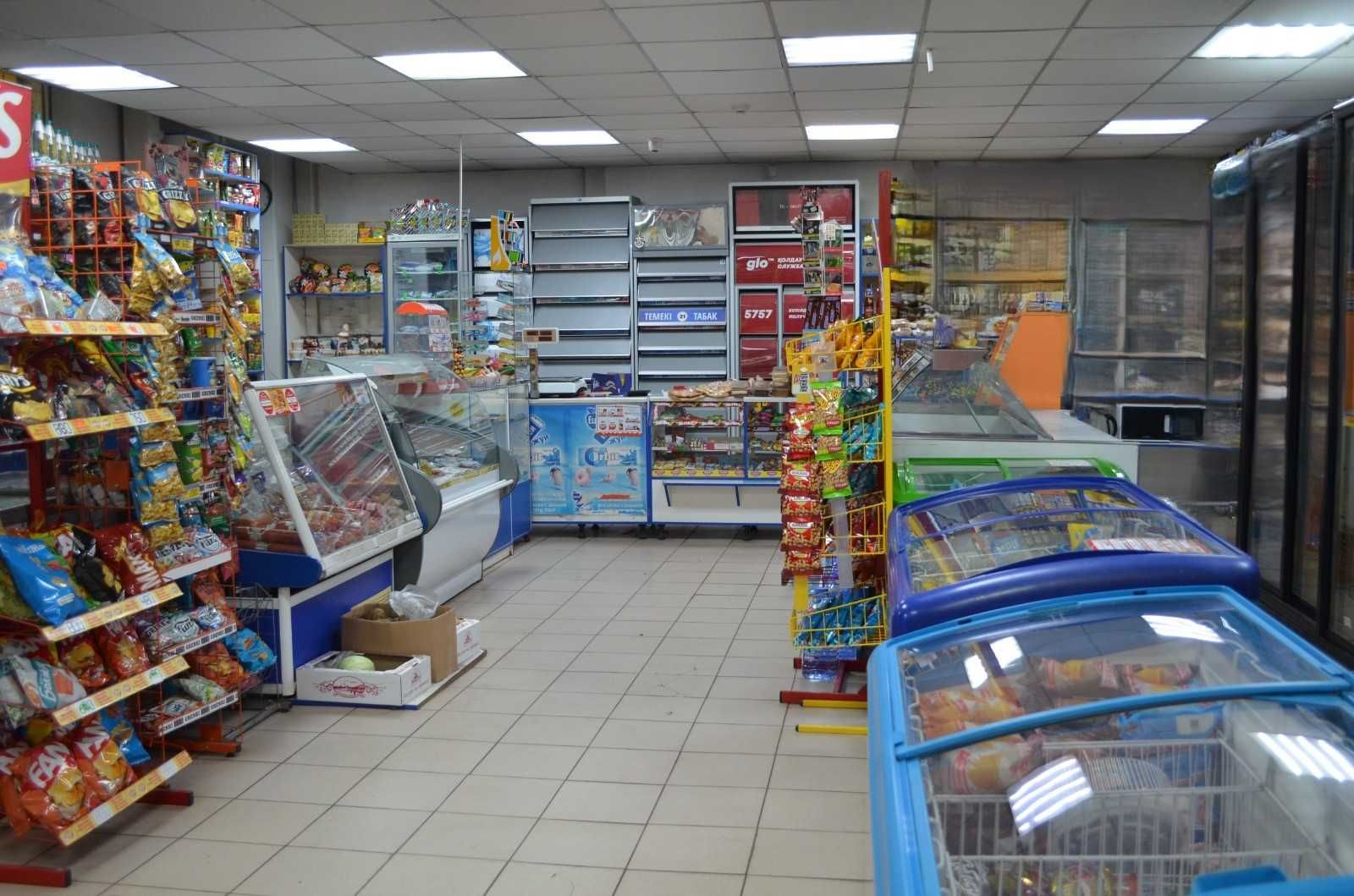 Продажа продуктового магазина, на первой линии центральной улицы.