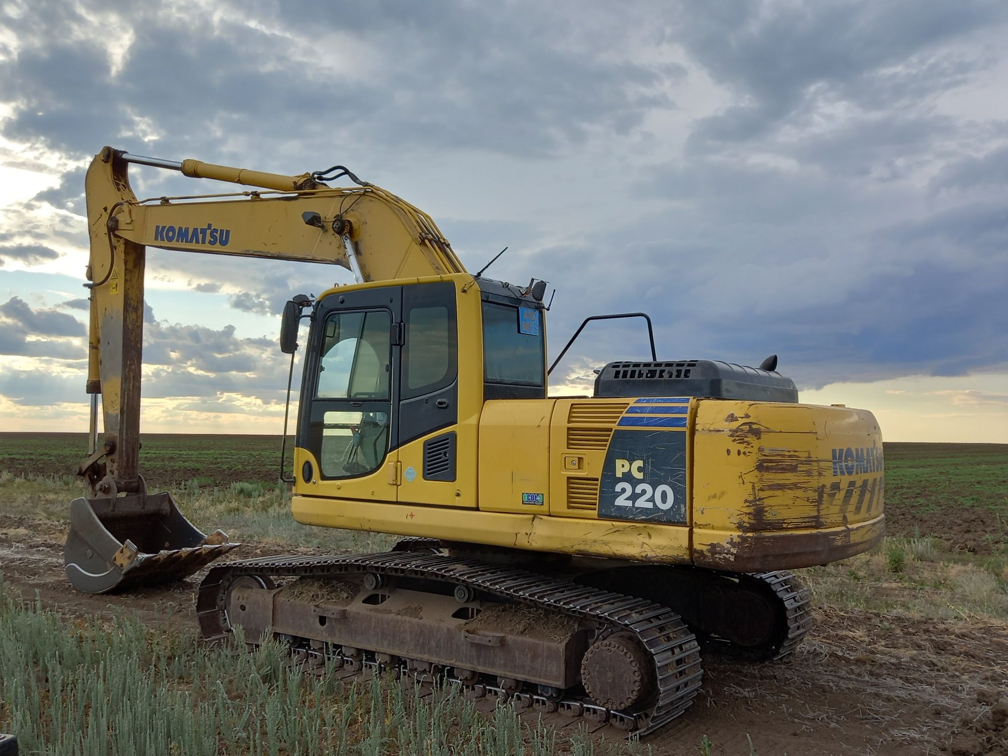 Экскаватор гусеничный komatsu PC220-8, миниэкск PC50UU-2