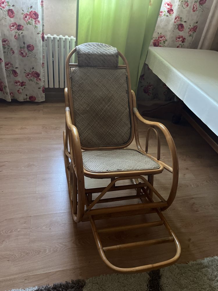 кресло качалка продаю