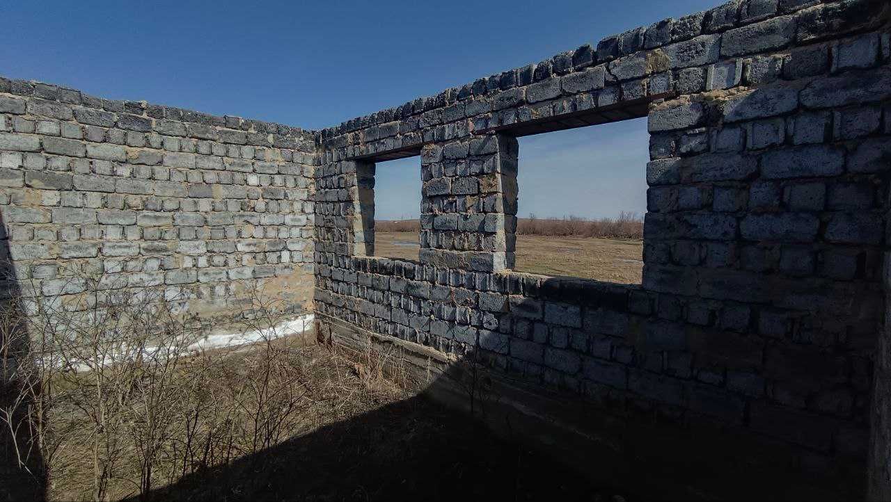 = Дом у реки,  Большой участок + недострой, Рабочий посёлок.