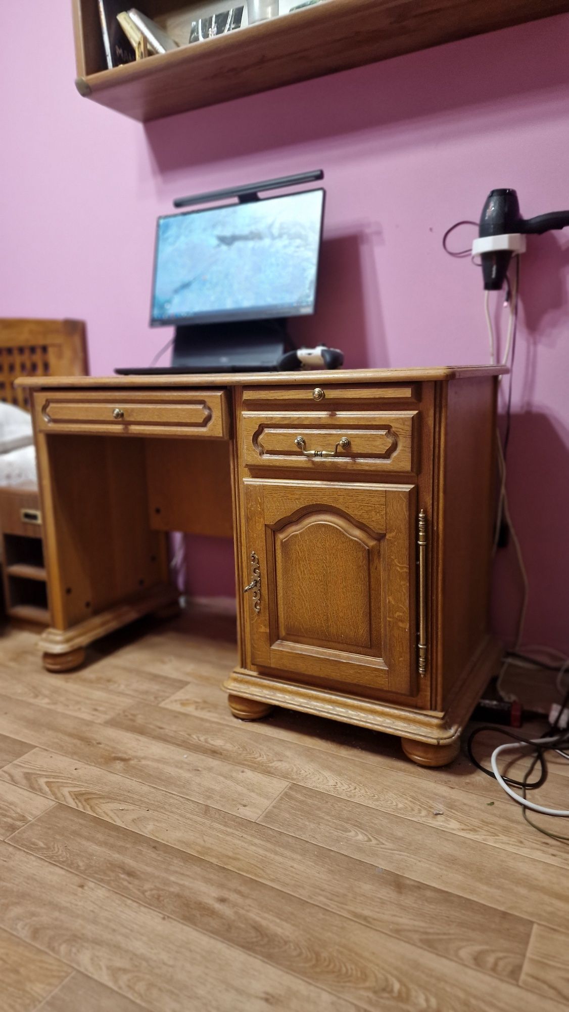 Стол письменный деревянный