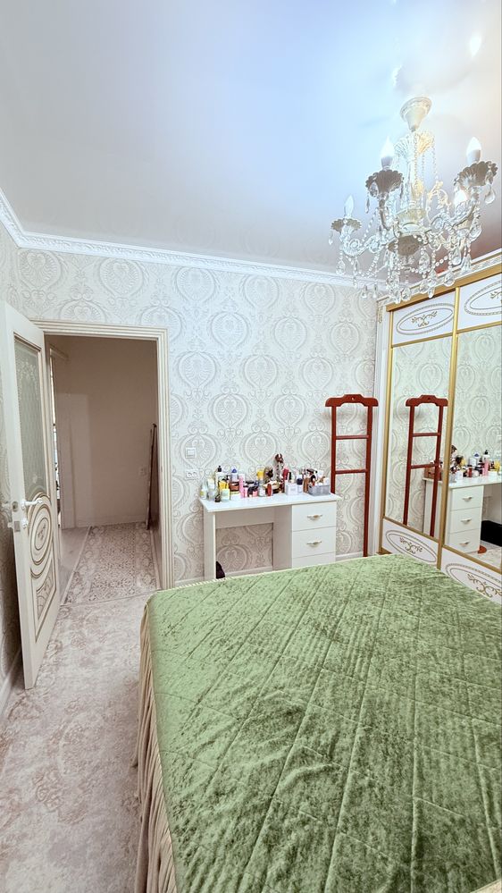 Продается 3ком 8мкр