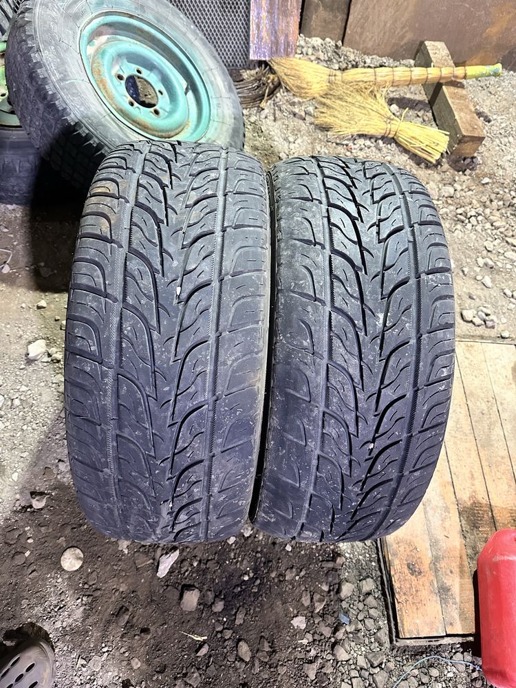 Пара баллонов 245 50 R20