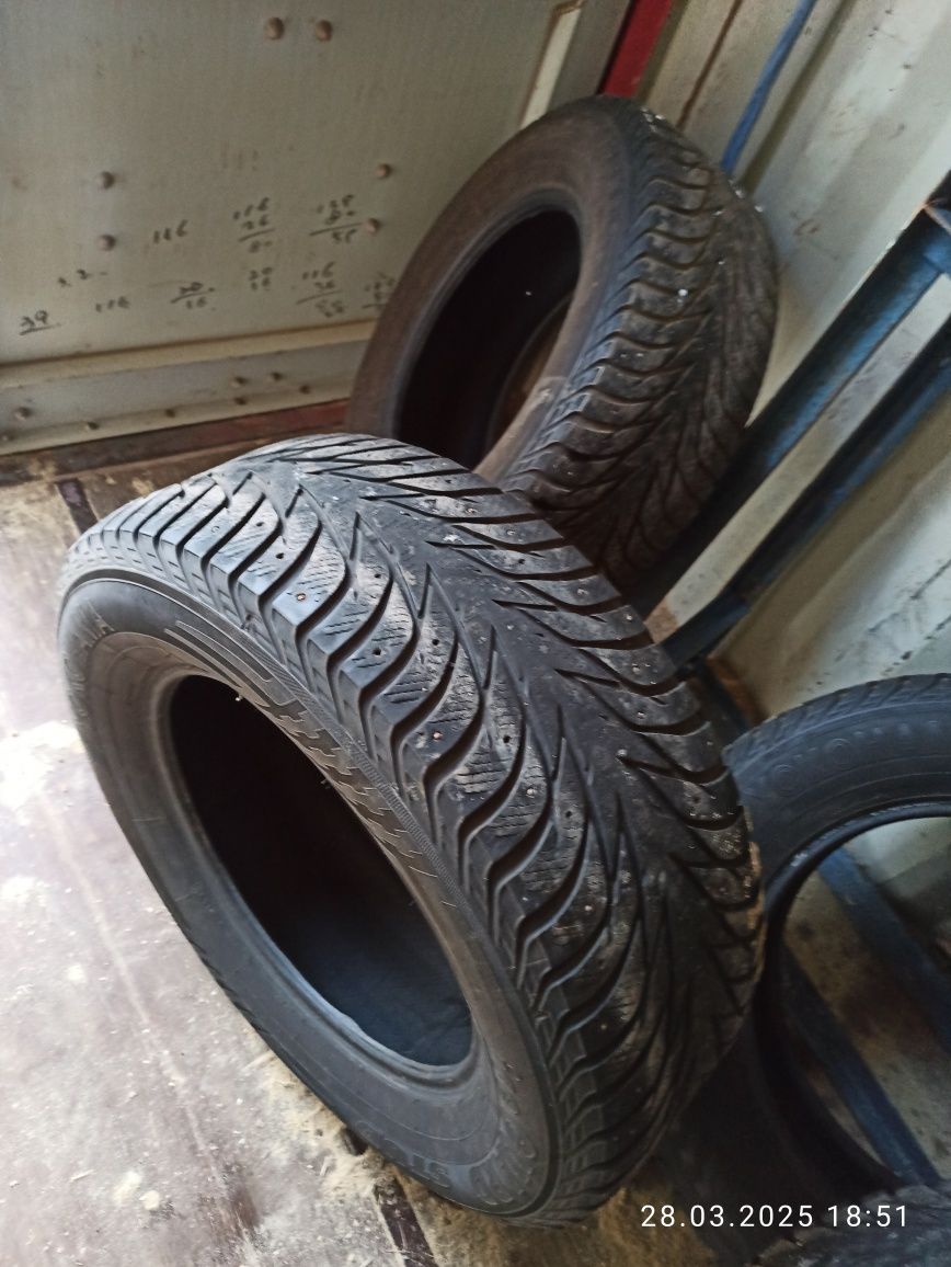 Продам баллоны зимние шиповоные 285/60R16