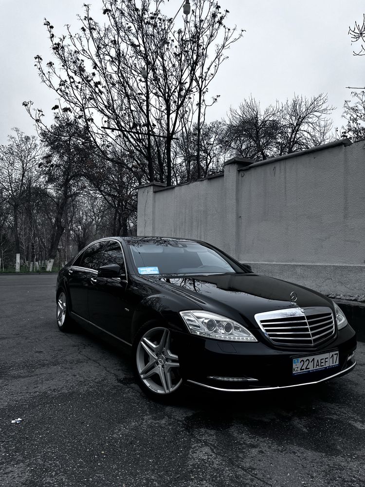 Кортеж Гулянка Прокат авто с водителем S500 W221 выписка с роддома