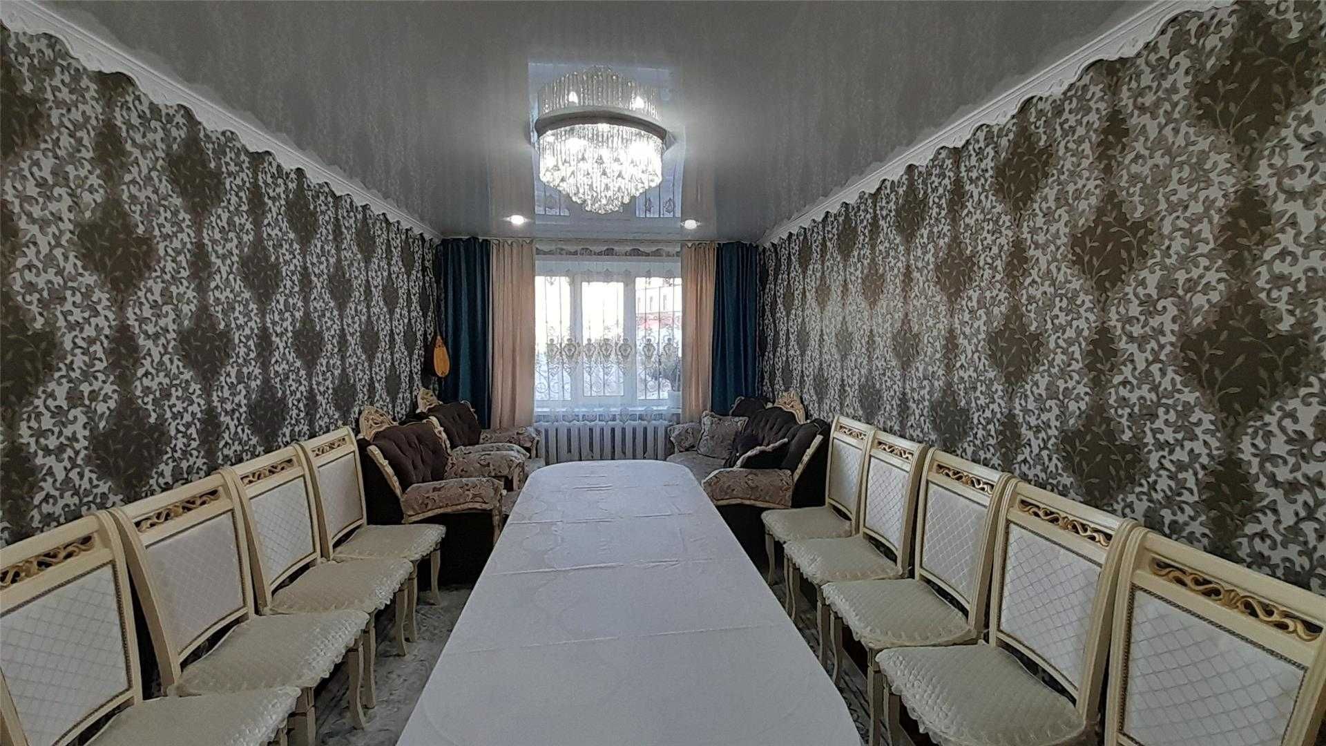 Продам 4 комн квартиру на 8 мкр на 1эт/9 эт