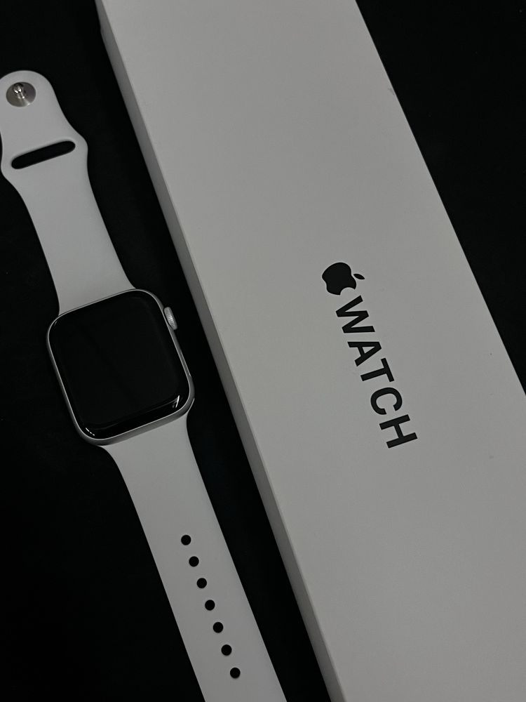 Apple watch SE 2 Gen (2022) 44 mm