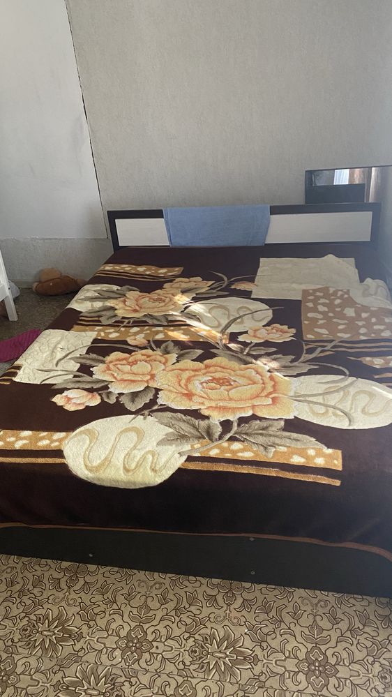 Продам спальный гарнитур