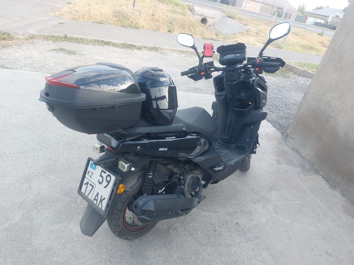 Продам скутер срочно