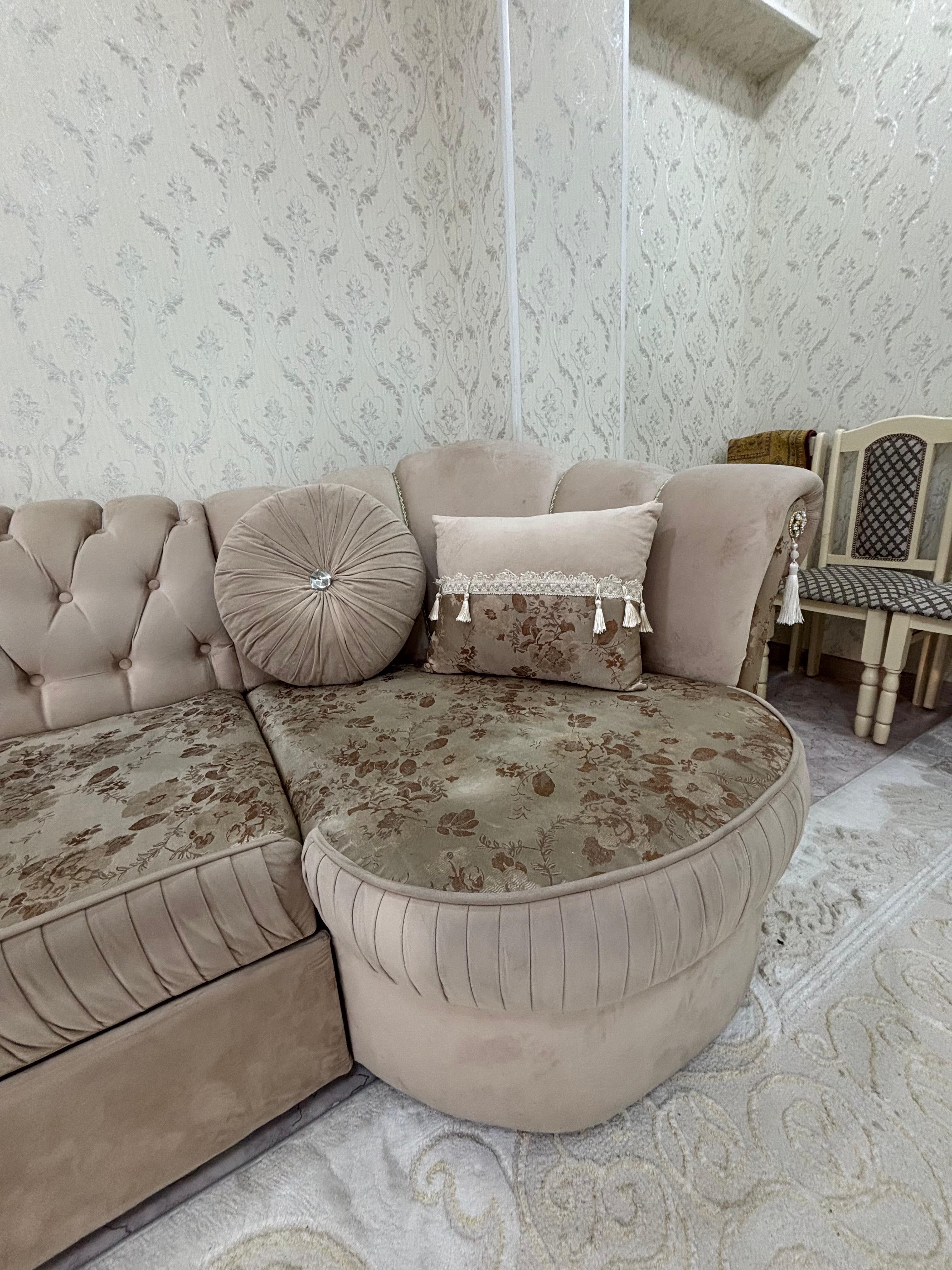 Диван для гостиной