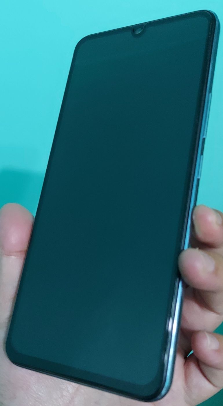 Продам смартфон VIVO V21