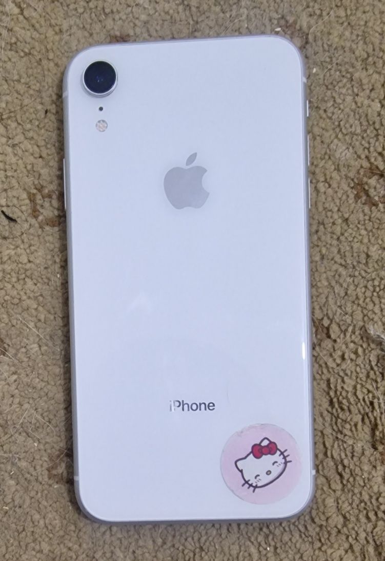 IPhone XR (Емкость 76%)