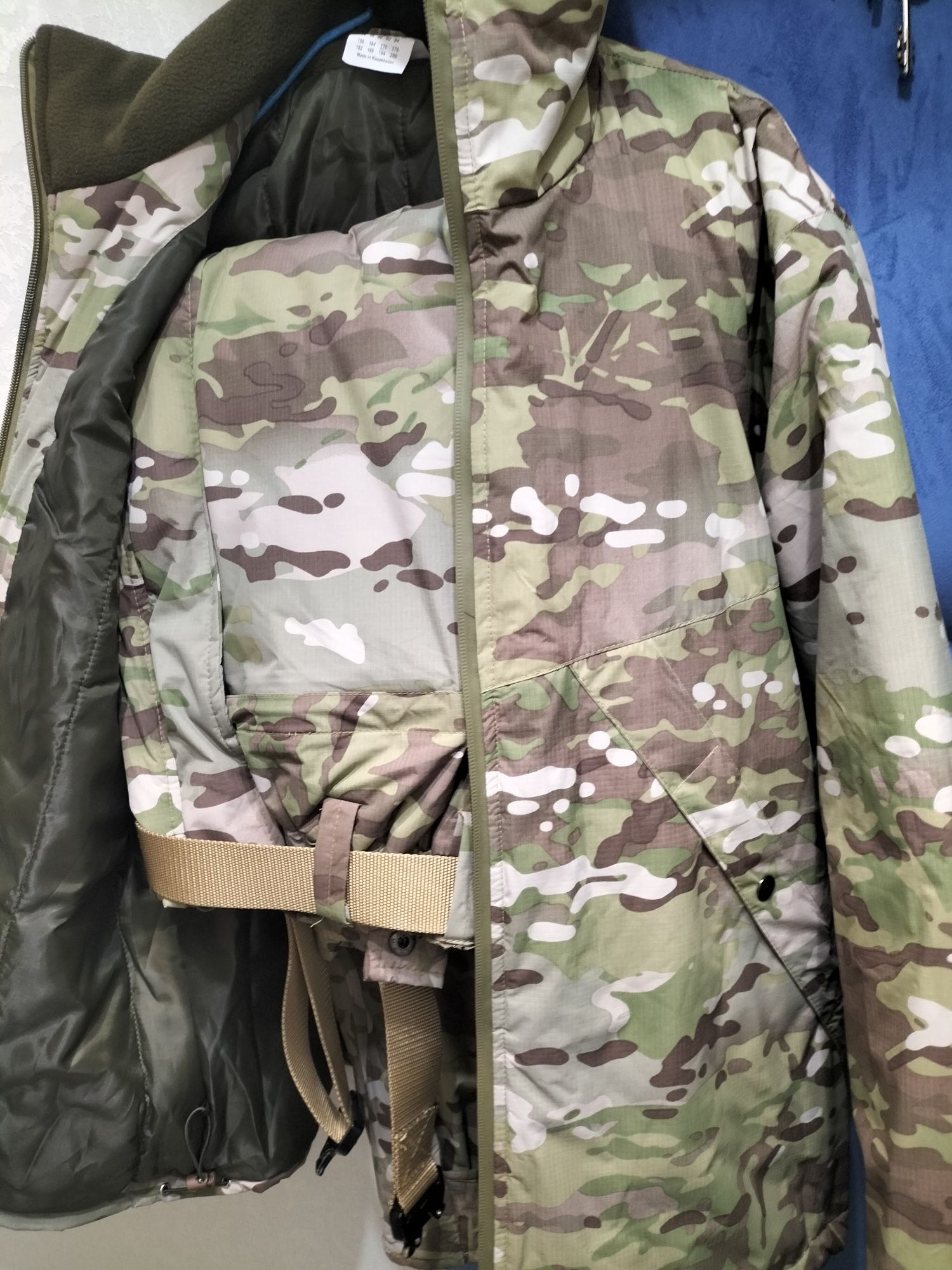 Военный бушлад шалбарымен сатылады. Жағдайы жақсы. Фотодағыдай.