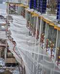 Сетка ЗУС защитная сетка уловитель стойки ограждения опалубка леса