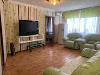Сдам 2-х коин. кв в  центре, возле Кристала