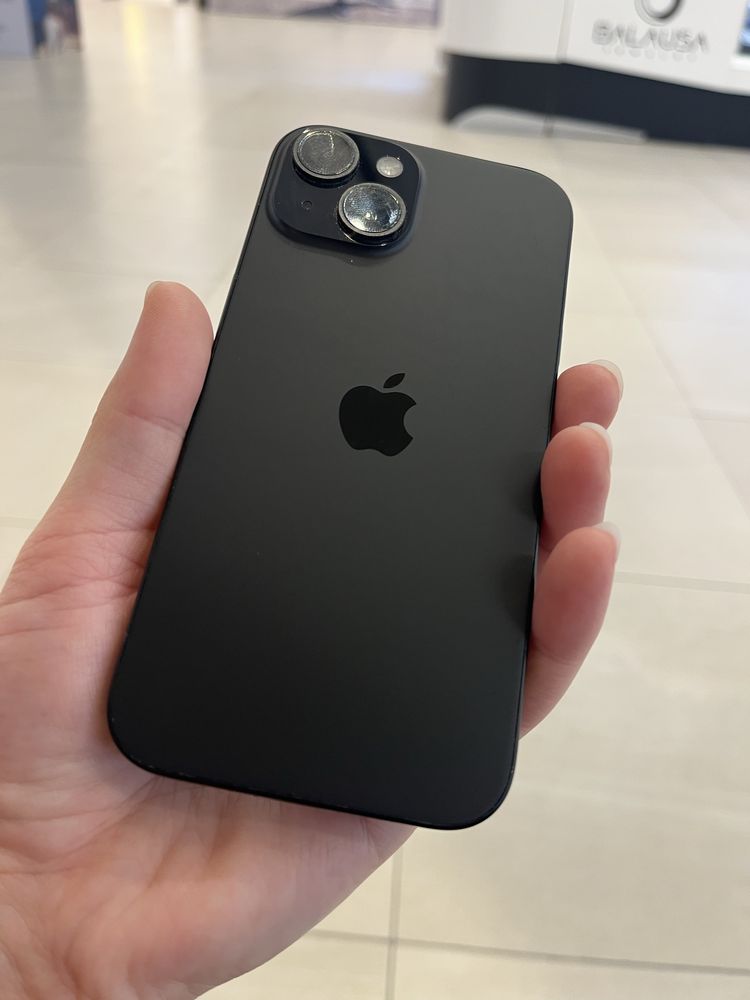 IPhone 15. 128GB