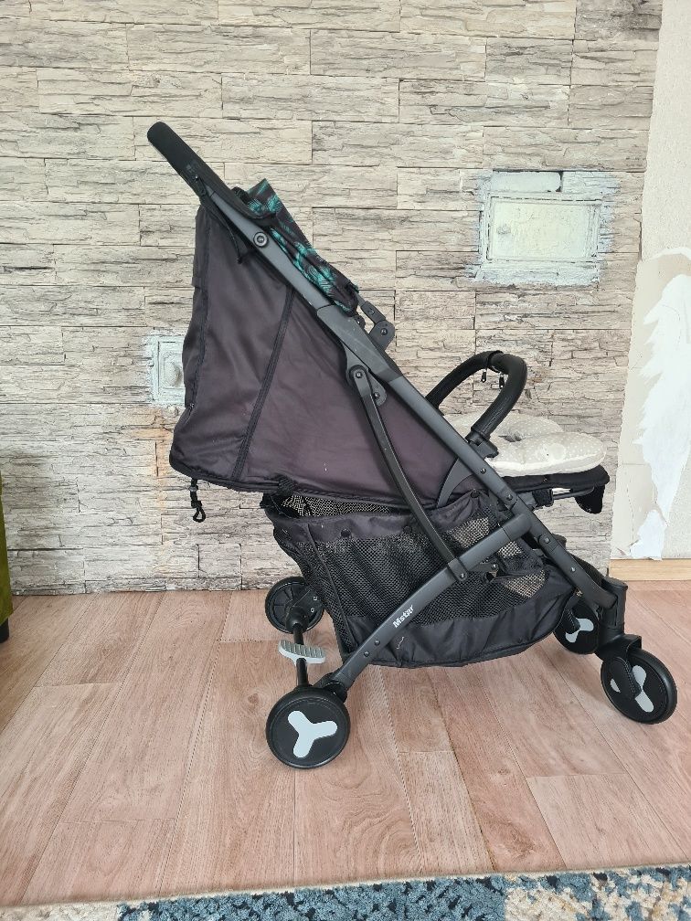 Продам детскую коляску с матрасом