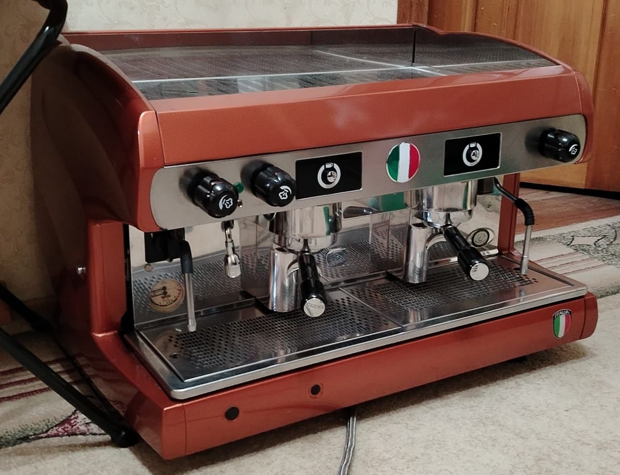 Профессиональная Кофемашина Wega