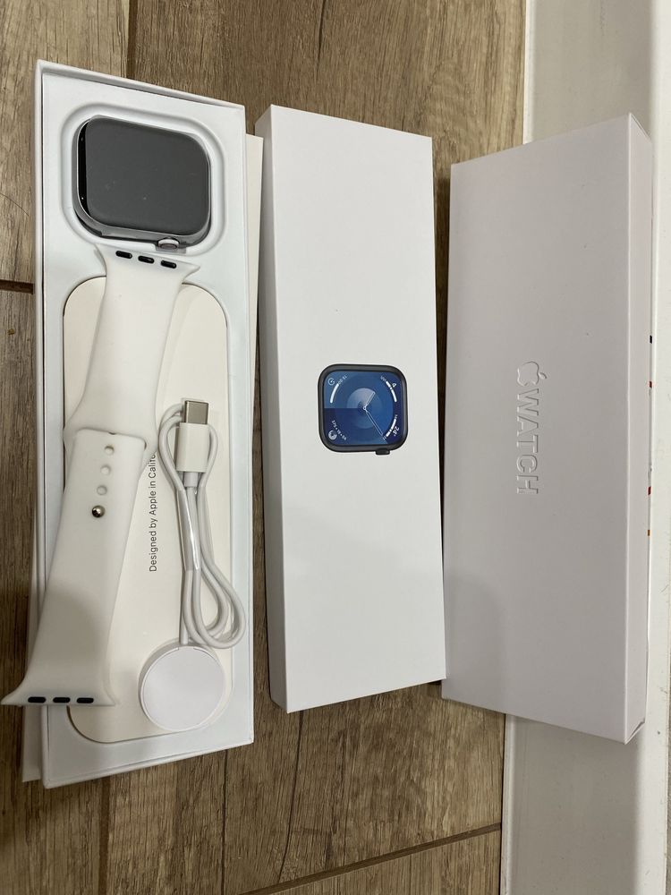 Apple Watch 9 часы