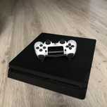 PS4                .