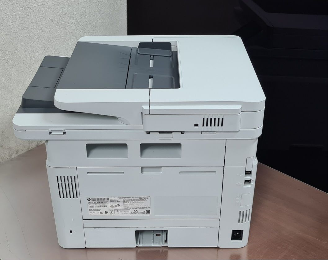 Продаю черно-белый лазерный принтер 3в1 HP LaserJet M426dw c WiFi
