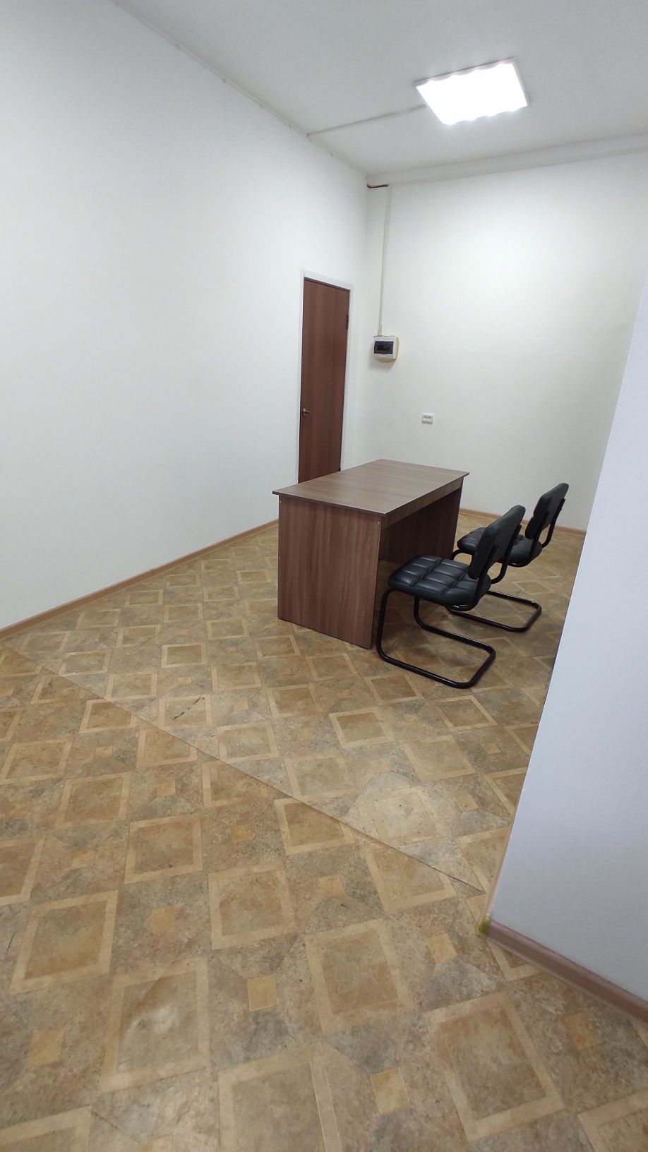 Сдам в аренду офисное помещение! Ул. Бакинска 1/1 . На 2-м этаже! 3200