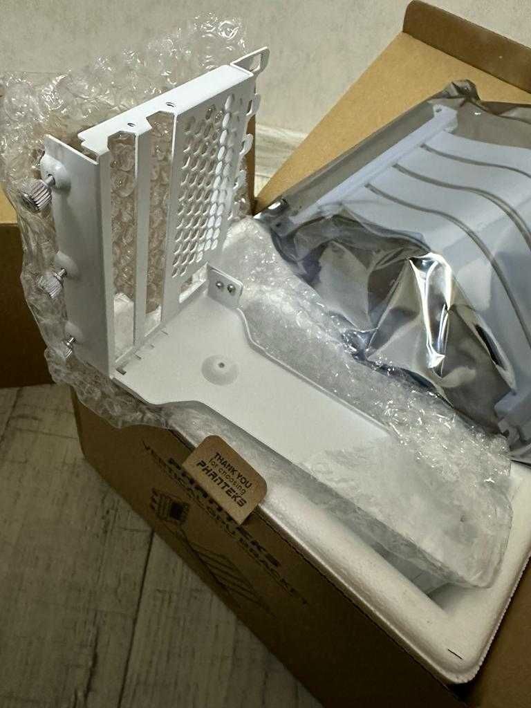 Райзер - вертикальный кронштейн Phanteks PCIe4.0 X16 белый