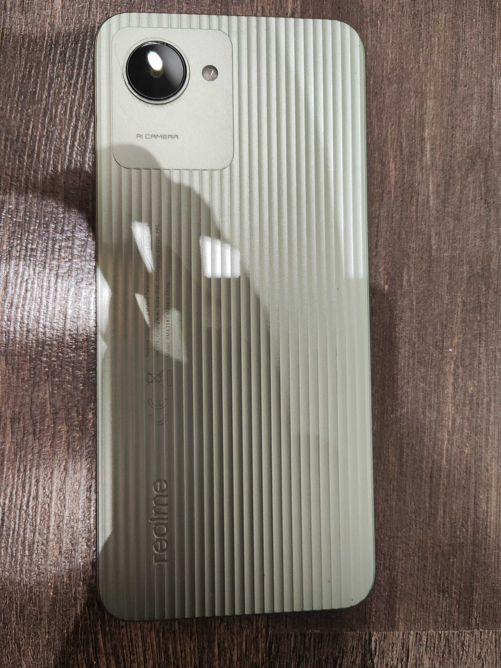 Продам телефон Realme c30 битый экран, можно починить или на запчасти