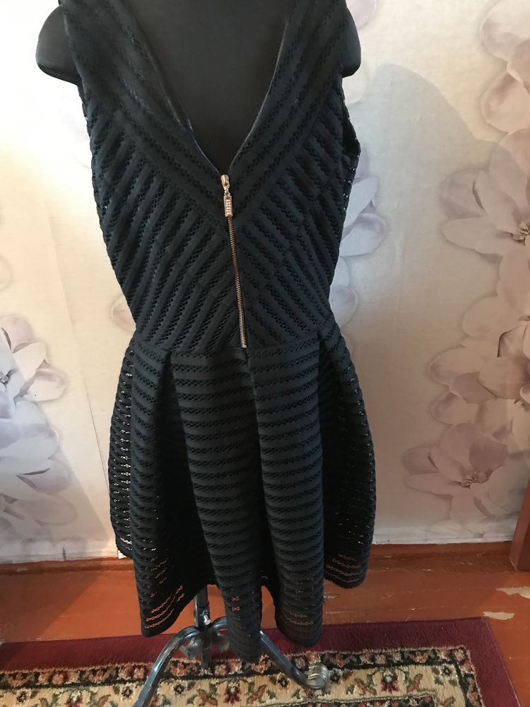 Продам платья все новые
