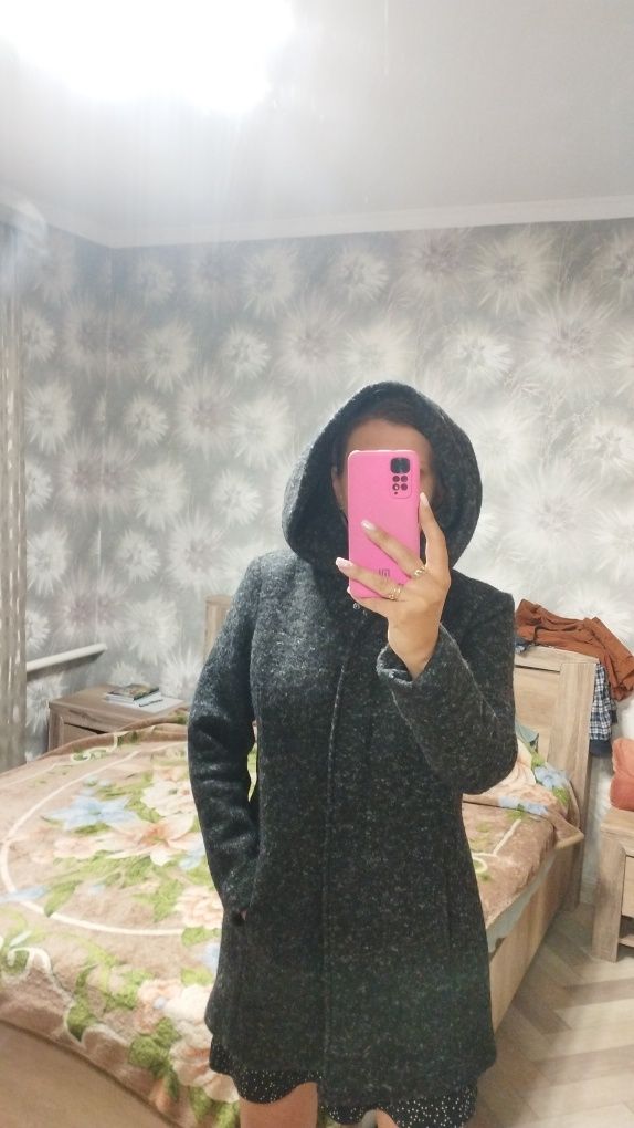 Продаю пальто демисезонное