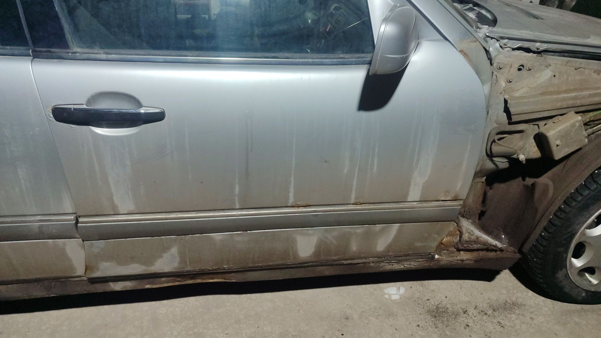 Капот на Мерседес W210 дверь на Мерседес W210